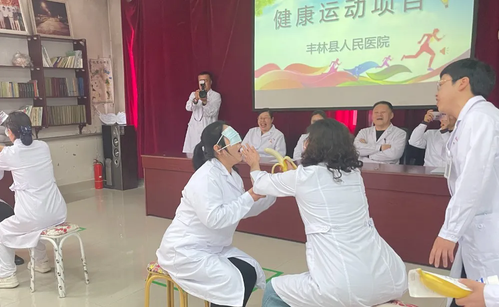 丰林县开展“发展护士队伍 优化护理服务”5·12国际护士节活动