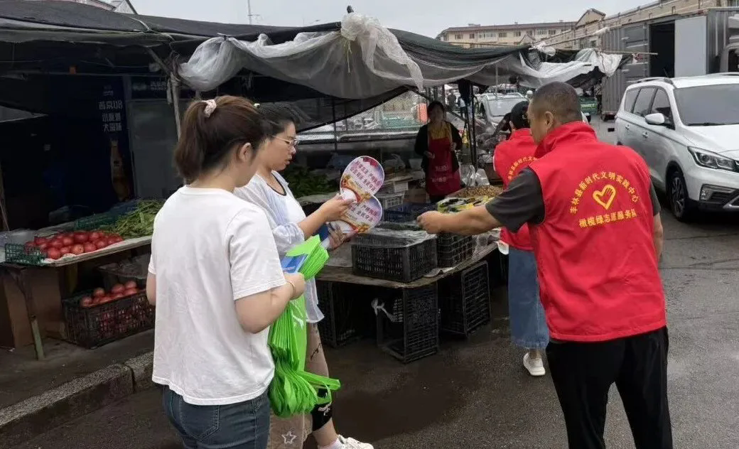 丰林县司法局、县法援中心开展“法援惠民生·为涉军群体办实事”主题宣传活动