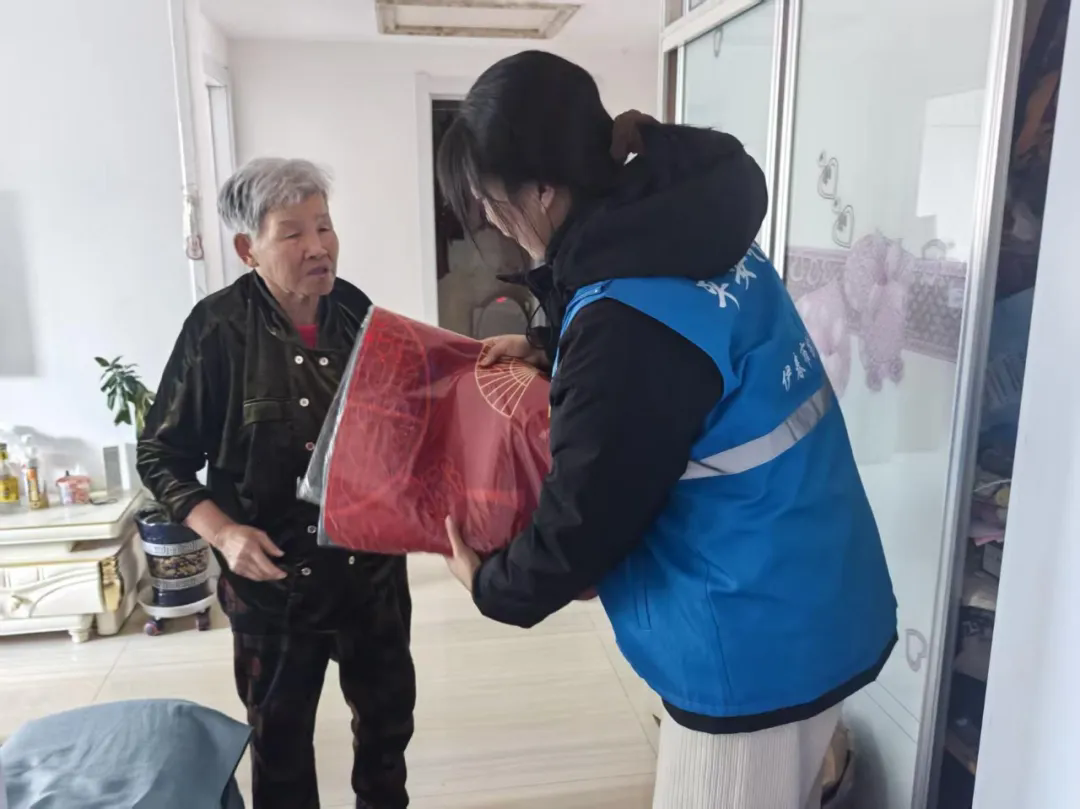 丰林县新青镇开展冬季困难群众走访关怀帮扶活动